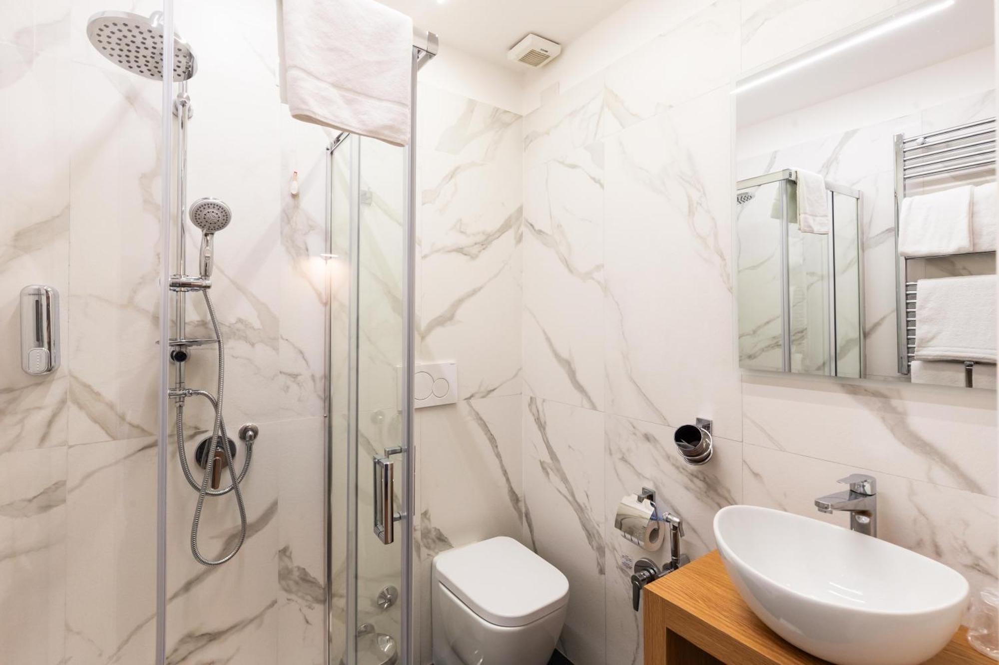 Cavour Luxury Rooms - Lr Collection Roma Exterior foto