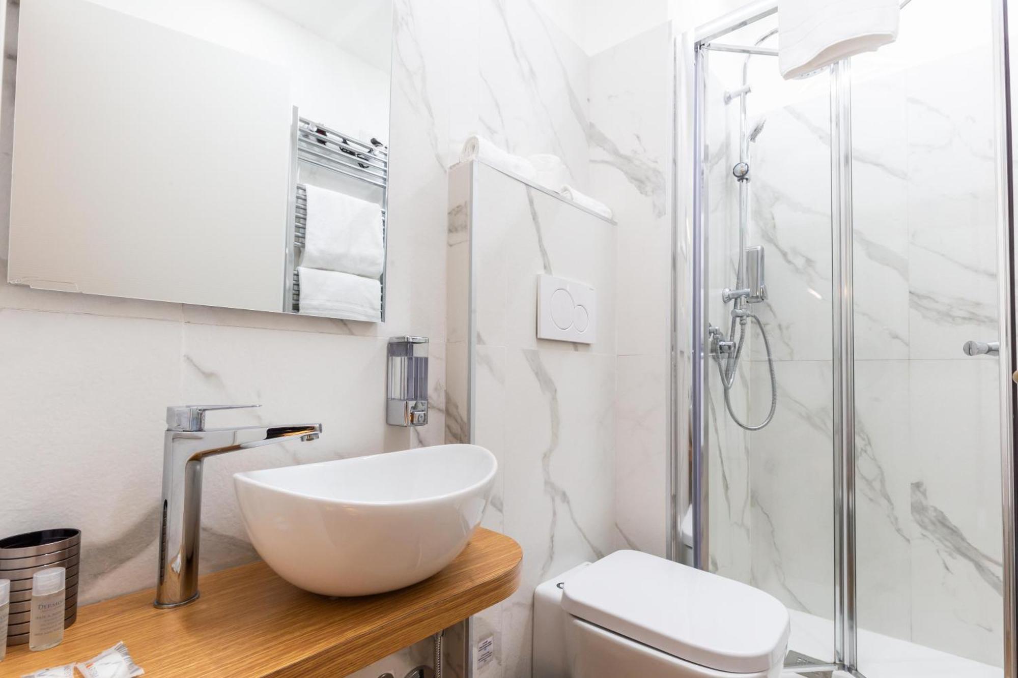 Cavour Luxury Rooms - Lr Collection Roma Exterior foto