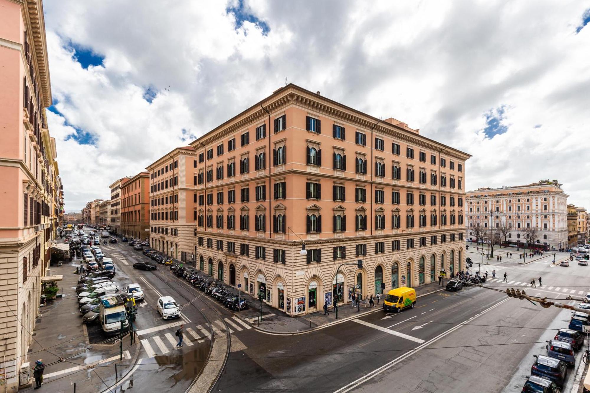 Cavour Luxury Rooms - Lr Collection Roma Exterior foto