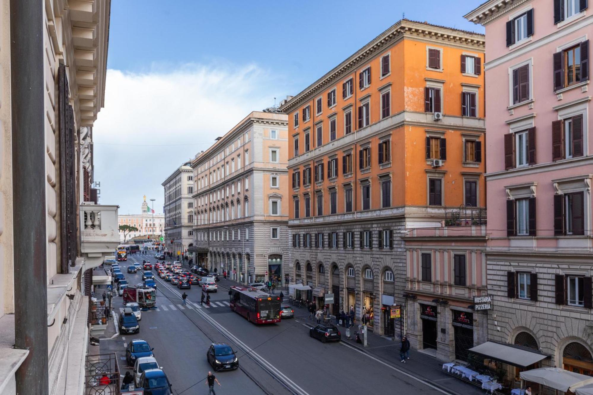 Cavour Luxury Rooms - Lr Collection Roma Exterior foto