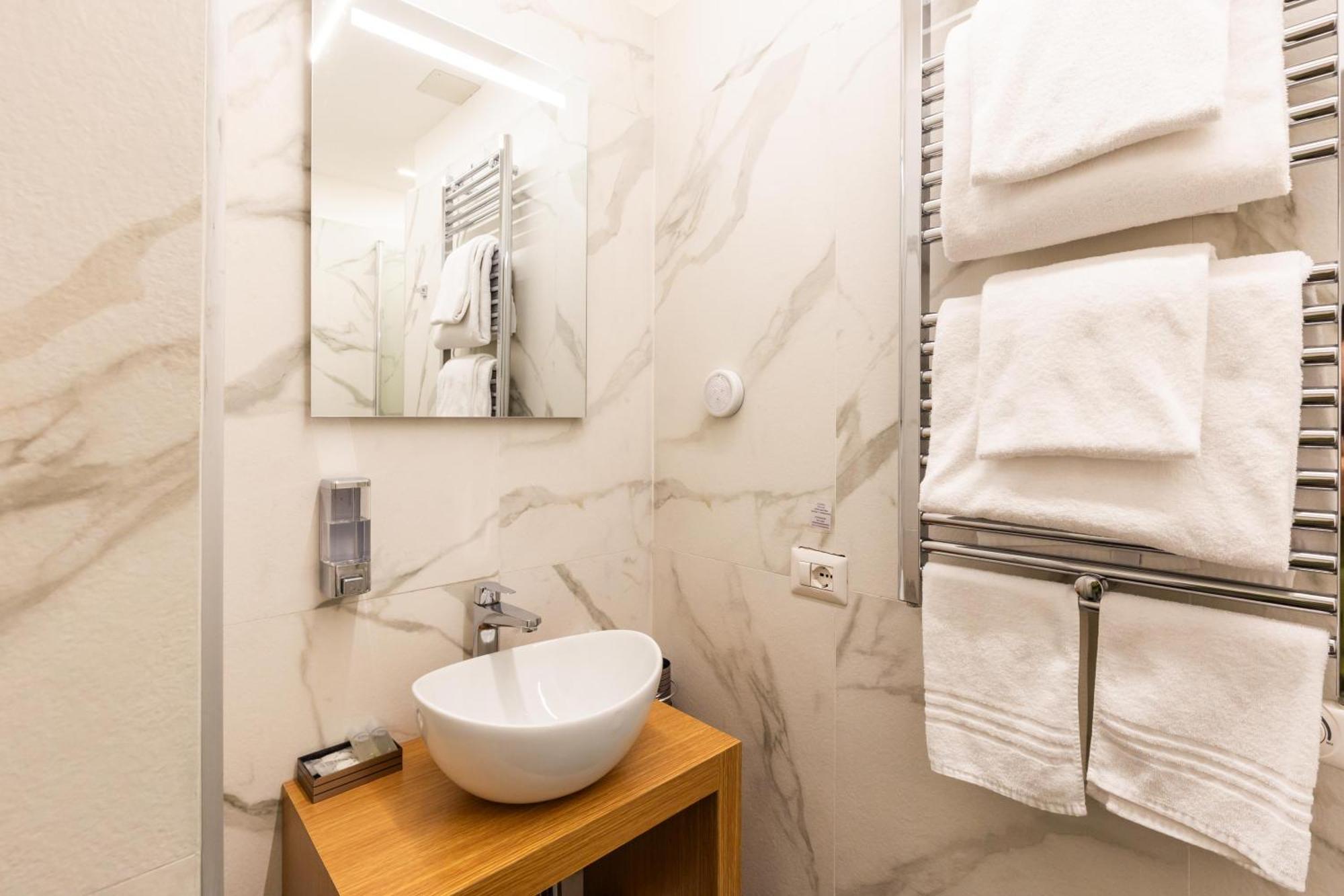 Cavour Luxury Rooms - Lr Collection Roma Exterior foto